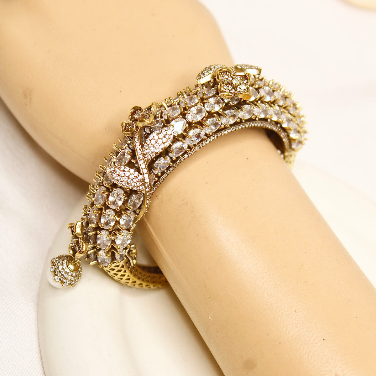 Champagne Crystal Leaf Motif Layered Kada – product view 14