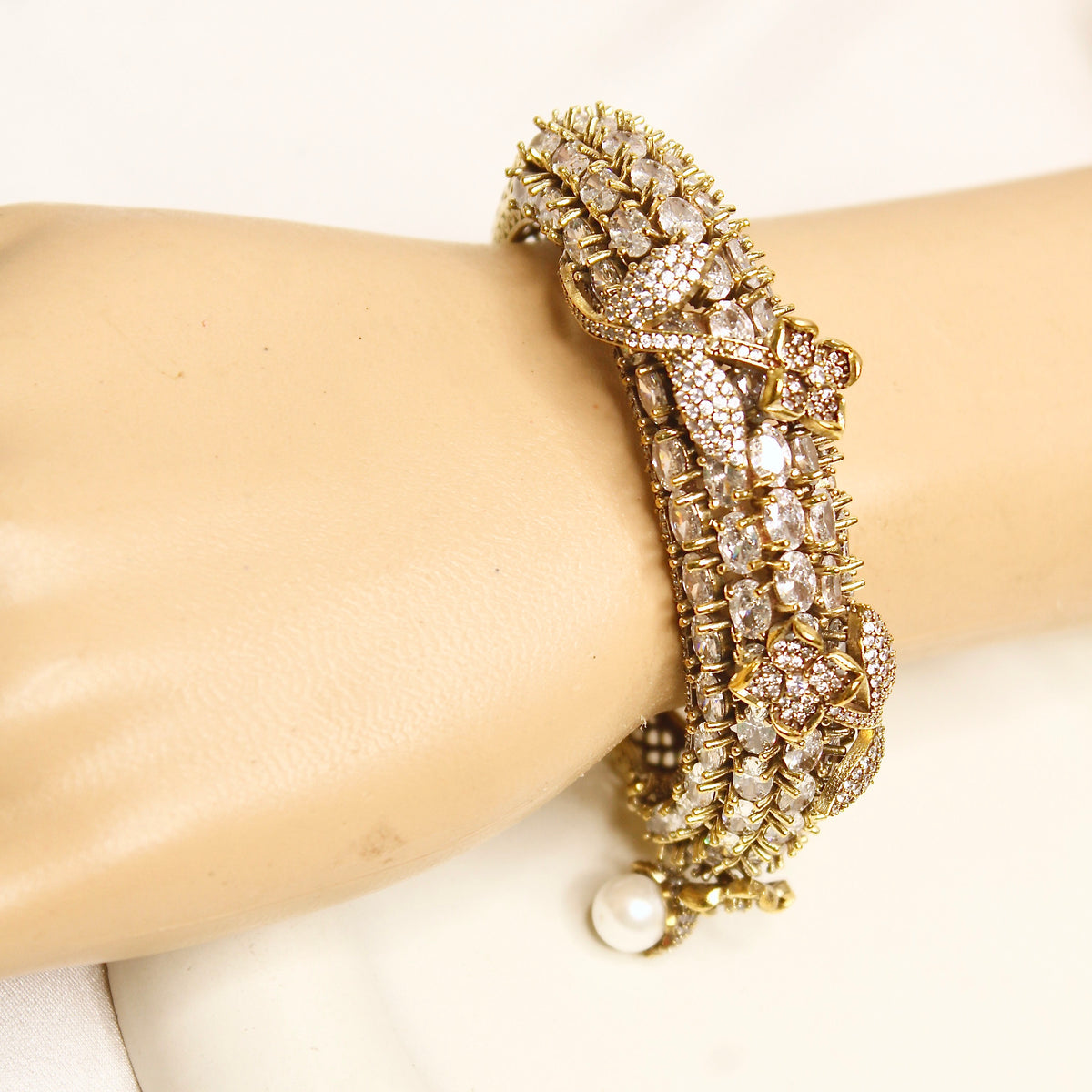Champagne Crystal Leaf Motif Layered Kada – product view 16