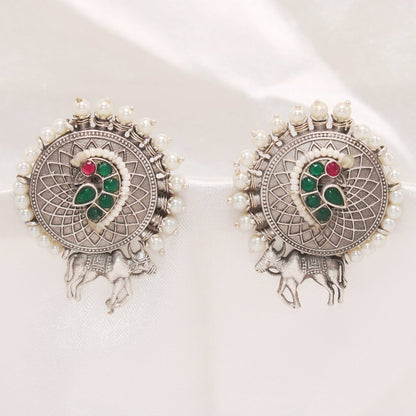 COW PATTERN BIG ROUND STUD WITH PEARLS - GREEN