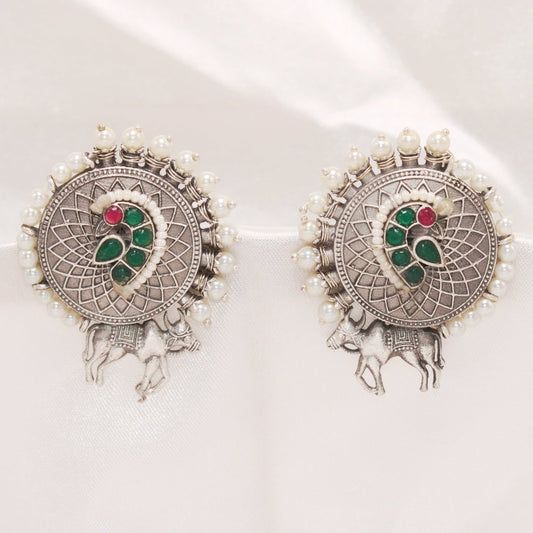COW PATTERN BIG ROUND STUD WITH PEARLS - GREEN
