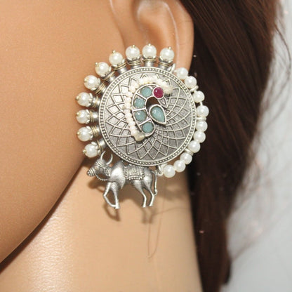 COW PATTERN BIG ROUND STUD WITH PEARLS - SKY BLUE