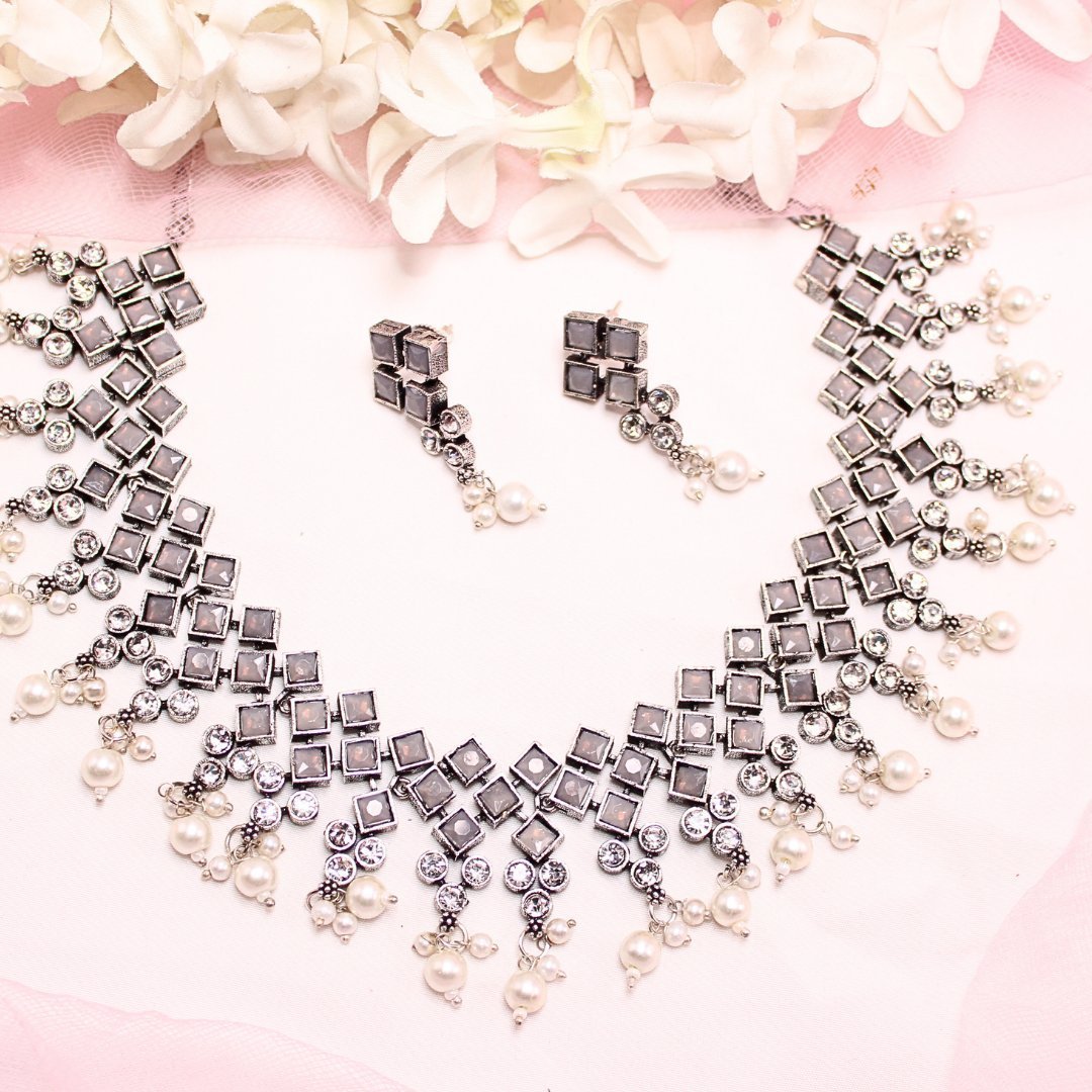 CRYSTAL NECKLACE SET-GREY