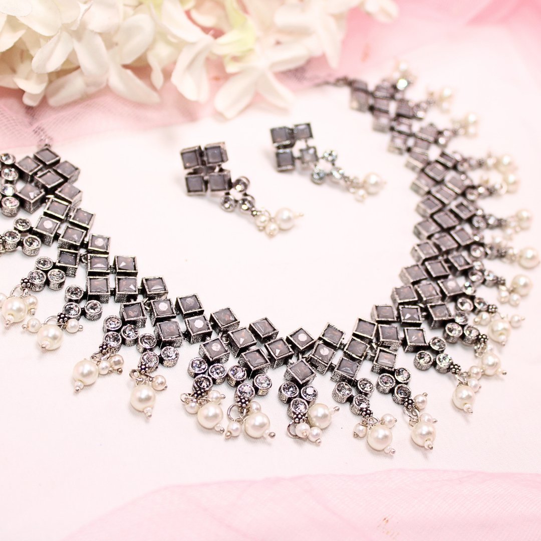 CRYSTAL NECKLACE SET-GREY