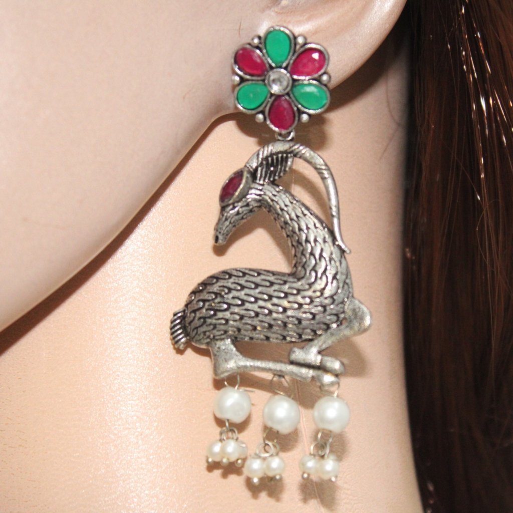 DEER PATTERN DANGLER-MAROON&GREEN
