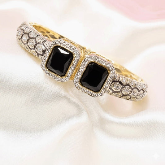 DIAMOND LOOK ALIKE BRACELET GOLDEN POLISH-BLACK