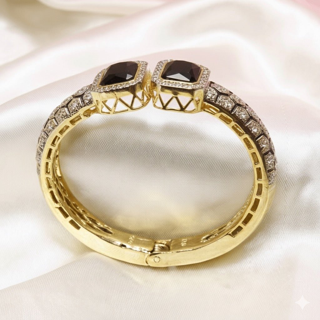 DIAMOND LOOK ALIKE BRACELET GOLDEN POLISH-BLACK