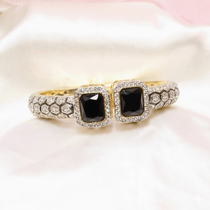 DIAMOND LOOK ALIKE BRACELET GOLDEN POLISH-BLACK