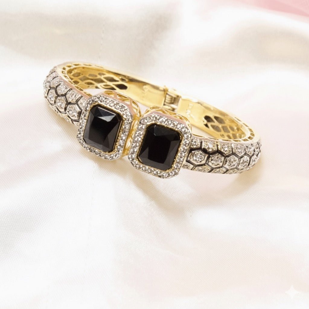 DIAMOND LOOK ALIKE BRACELET GOLDEN POLISH-BLACK