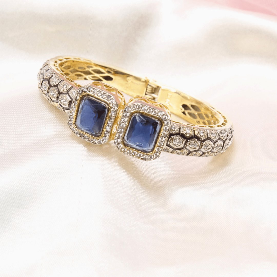 DIAMOND LOOK ALIKE BRACELET GOLDEN POLISH-BLUE