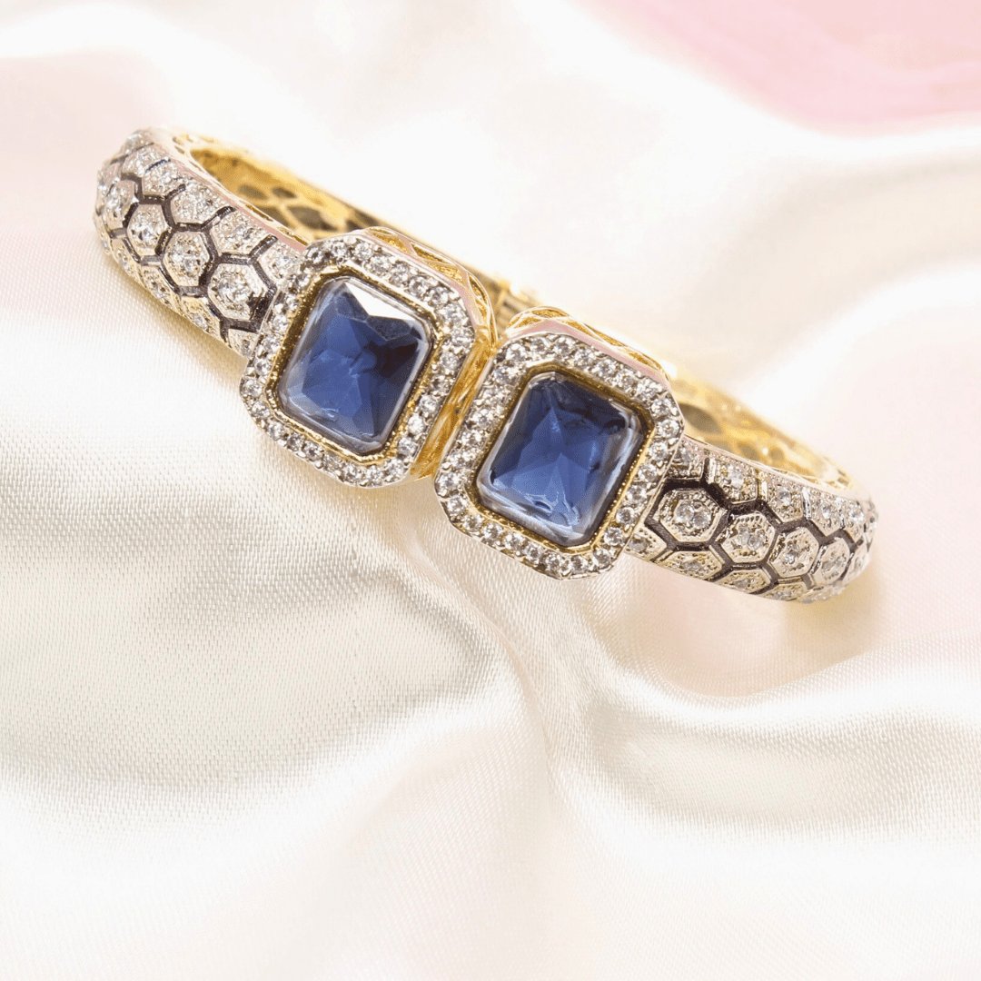 DIAMOND LOOK ALIKE BRACELET GOLDEN POLISH-BLUE