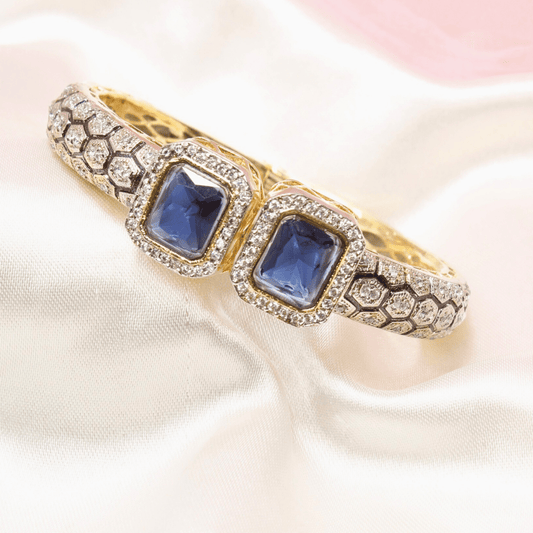DIAMOND LOOK ALIKE BRACELET GOLDEN POLISH - BLUE