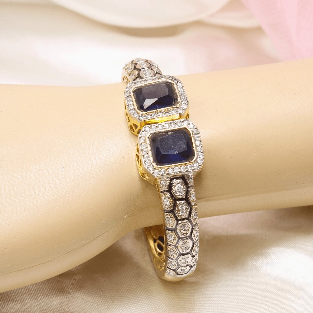 DIAMOND LOOK ALIKE BRACELET GOLDEN POLISH-BLUE