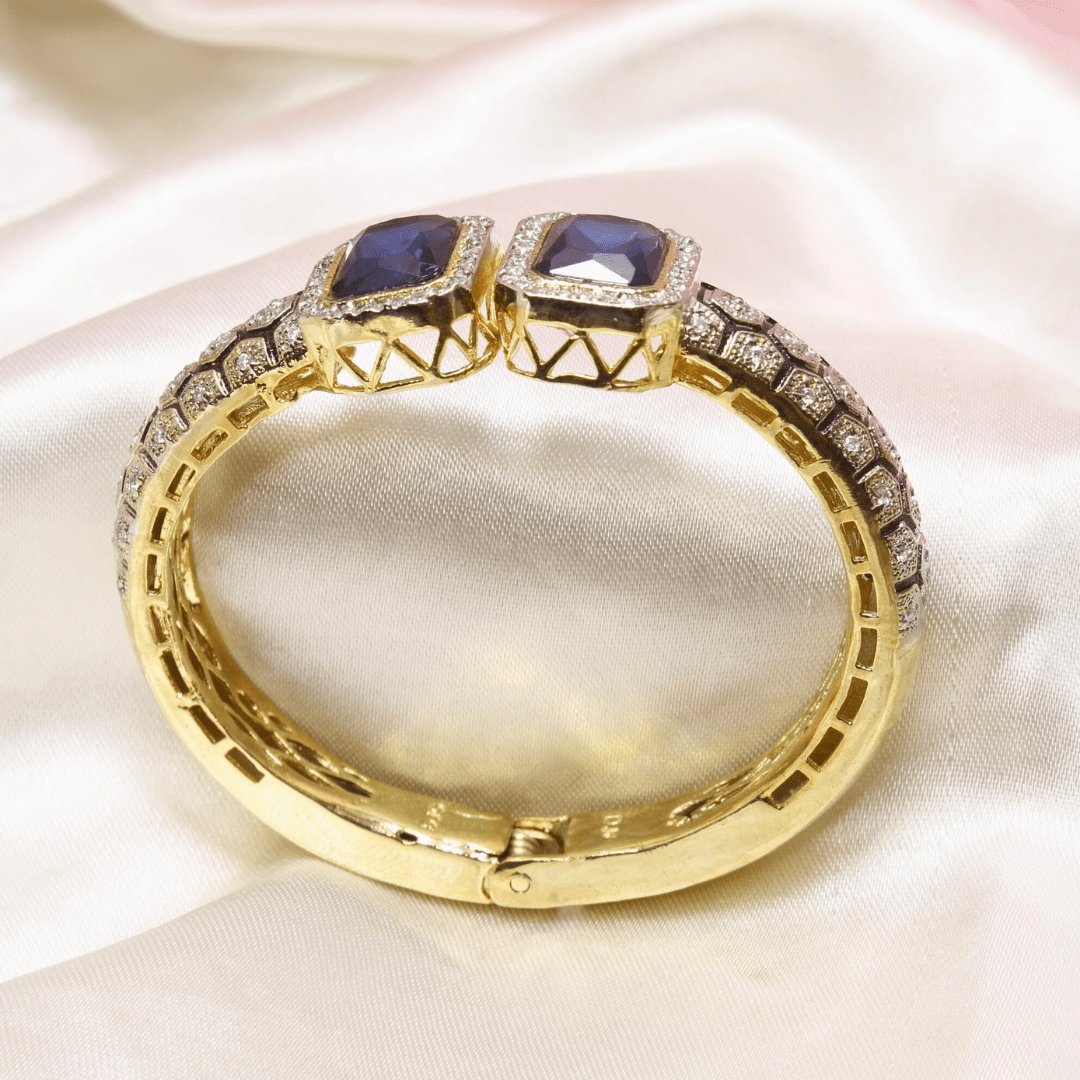 DIAMOND LOOK ALIKE BRACELET GOLDEN POLISH-BLUE