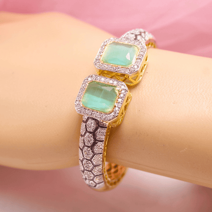DIAMOND LOOK ALIKE BRACELET GOLDEN POLISH - MINT