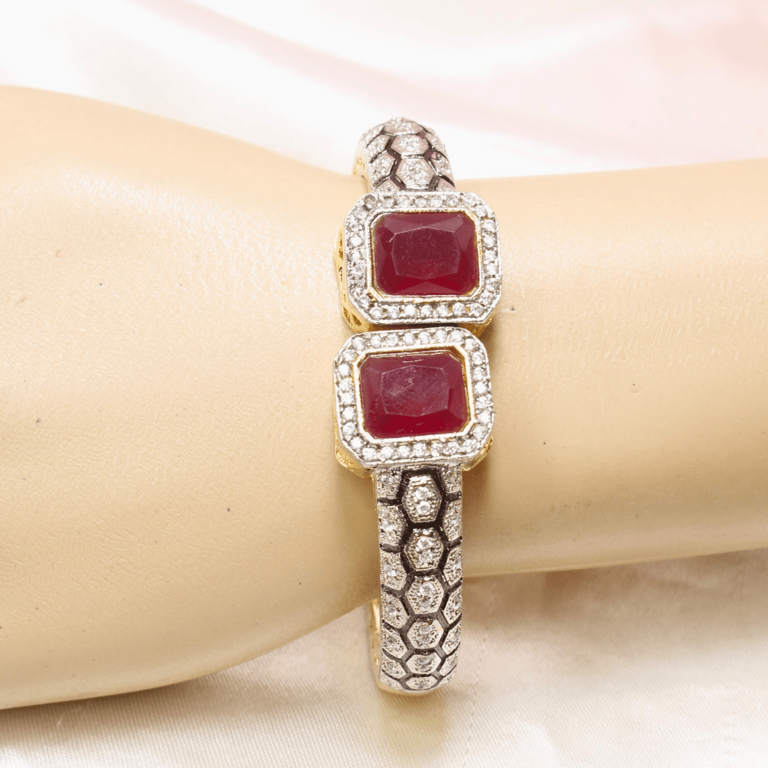 DIAMOND LOOK ALIKE BRACELET GOLDEN POLISH - RED