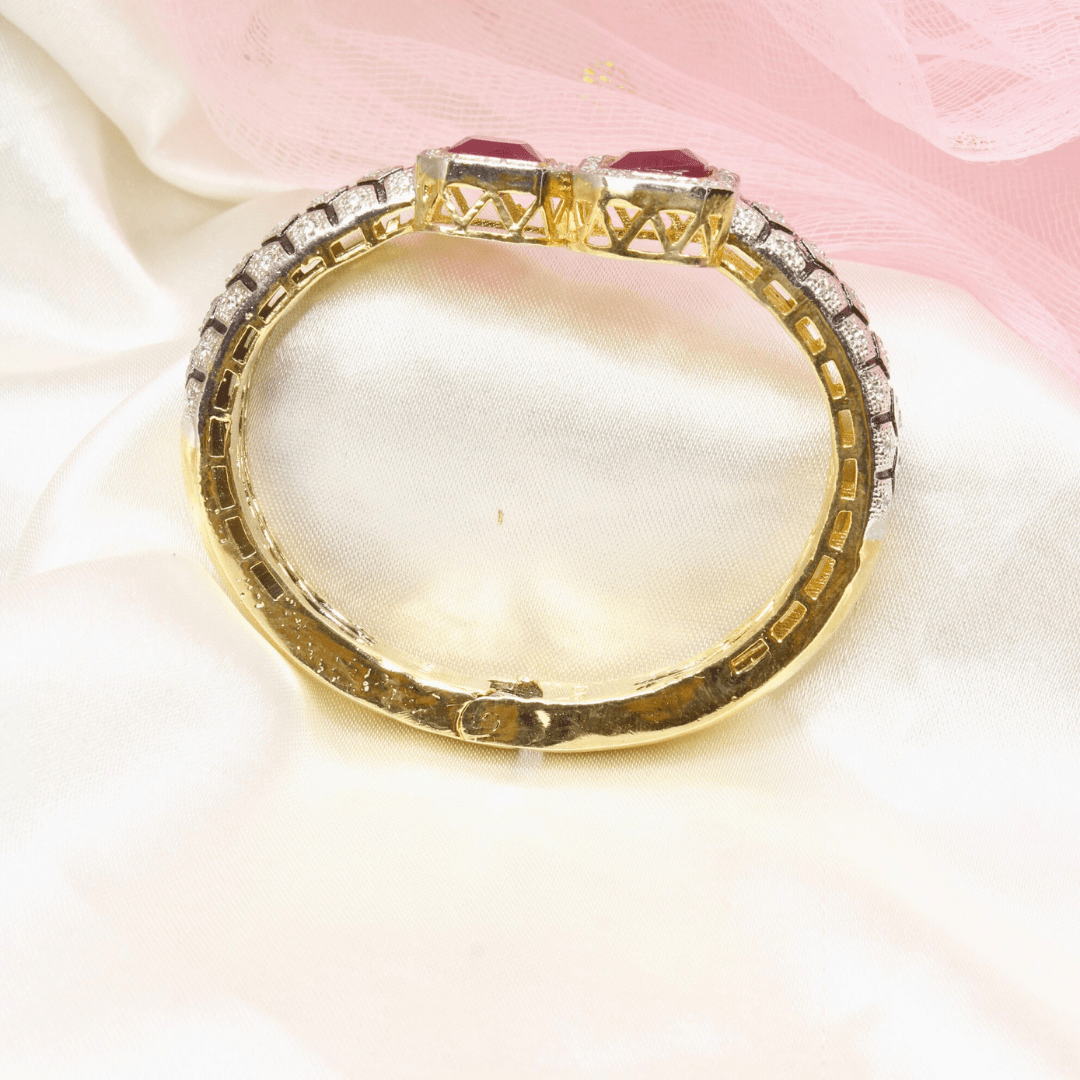 DIAMOND LOOK ALIKE BRACELET GOLDEN POLISH - RED