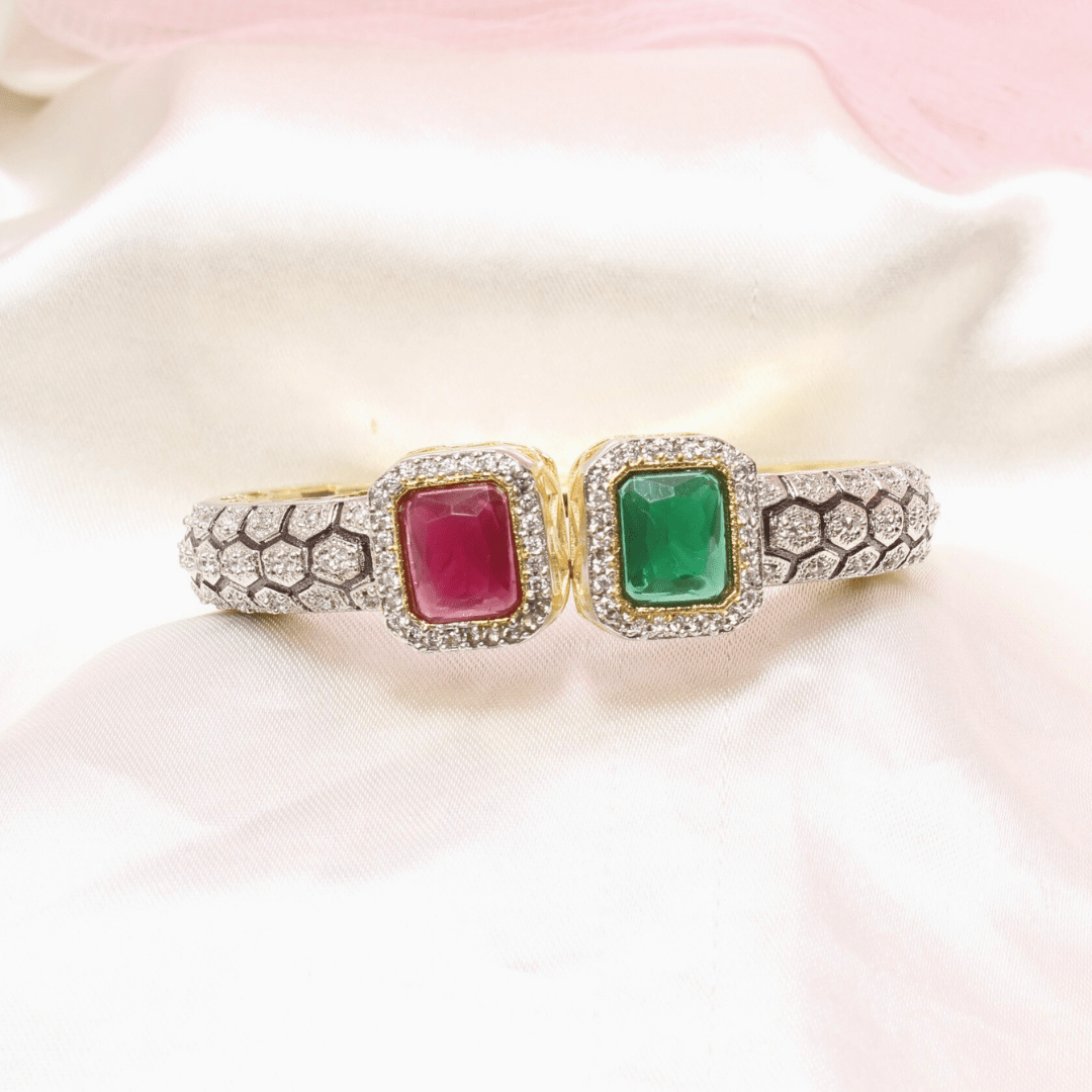 DIAMOND LOOK ALIKE BRACELET GOLDEN POLISH - RG