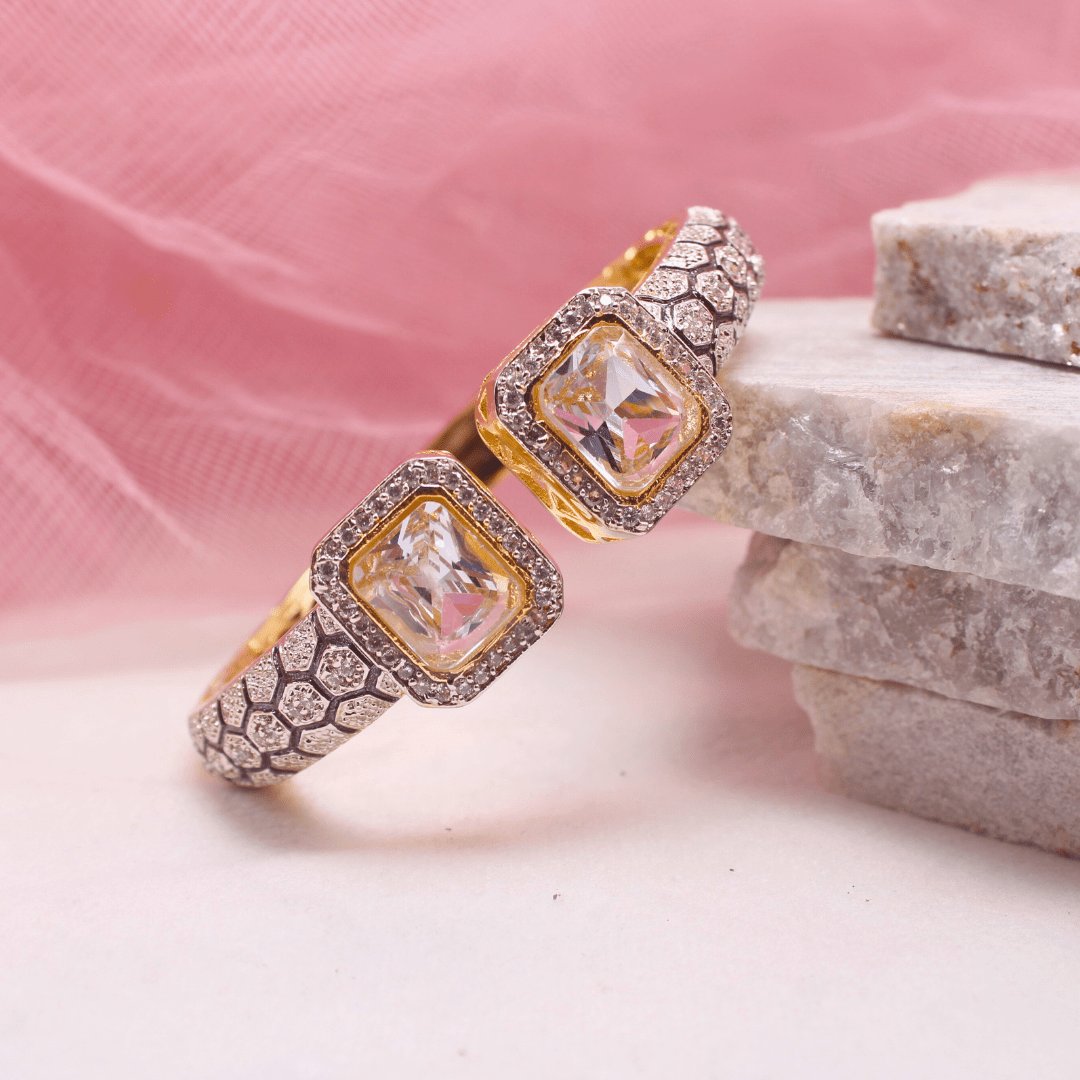 DIAMOND LOOK ALIKE BRACELET GOLDEN POLISH-TRANSPARENT KO Dr