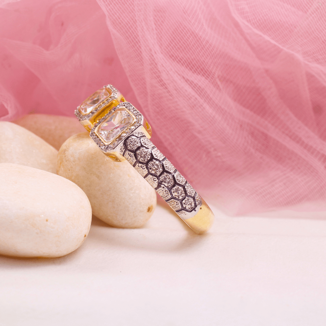 DIAMOND LOOK ALIKE BRACELET GOLDEN POLISH - TRANSPARENT KO Dr