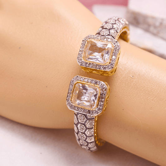 DIAMOND LOOK ALIKE BRACELET GOLDEN POLISH - TRANSPARENT