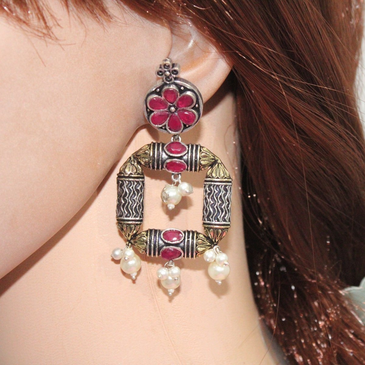 DUAL-TONE DANGEL EARRING IN LAMBAR CUSHION PATTERN- RED
