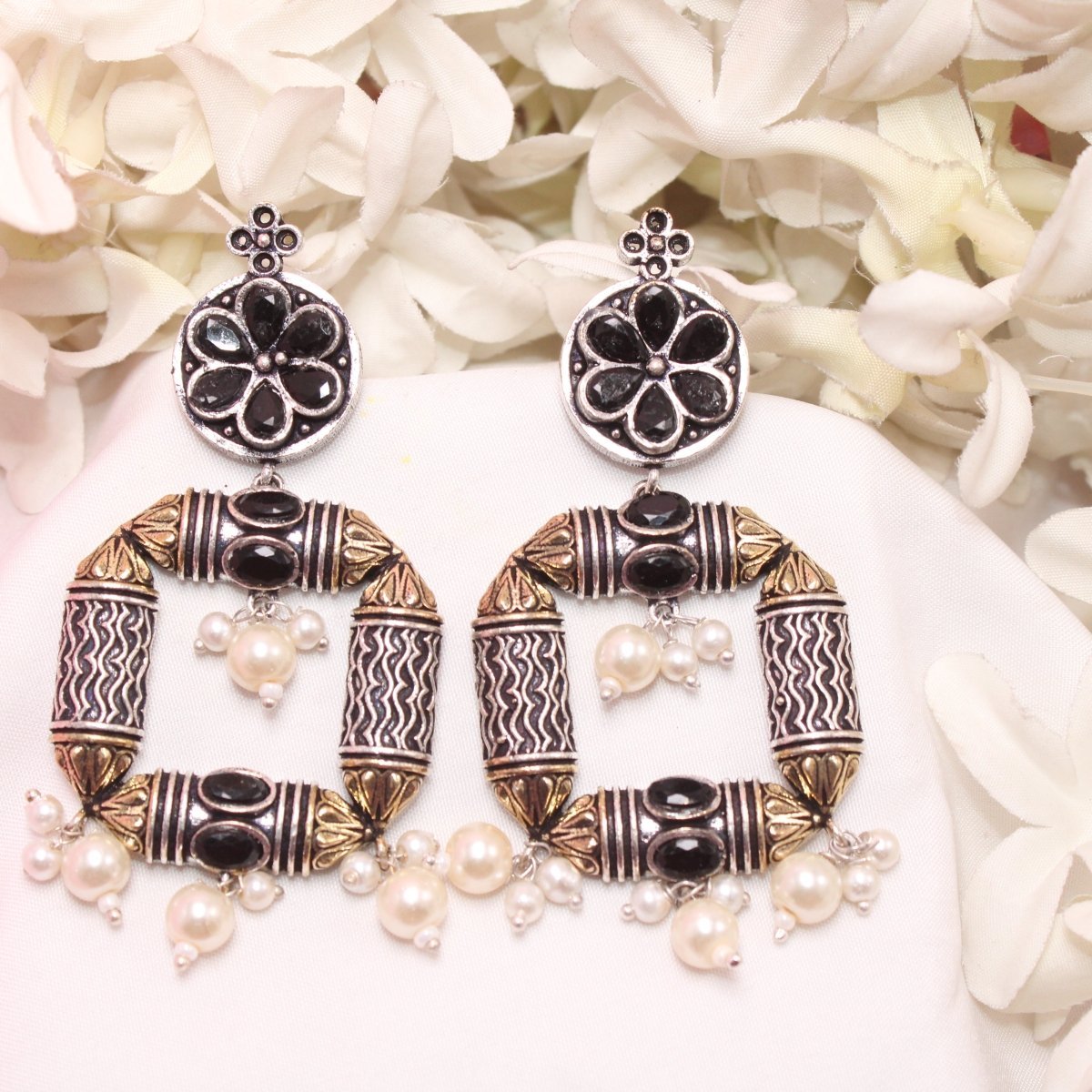 DUAL - TONE DANGEL EARRING IN LAMBAR CUSHION PATTERN - BLACK