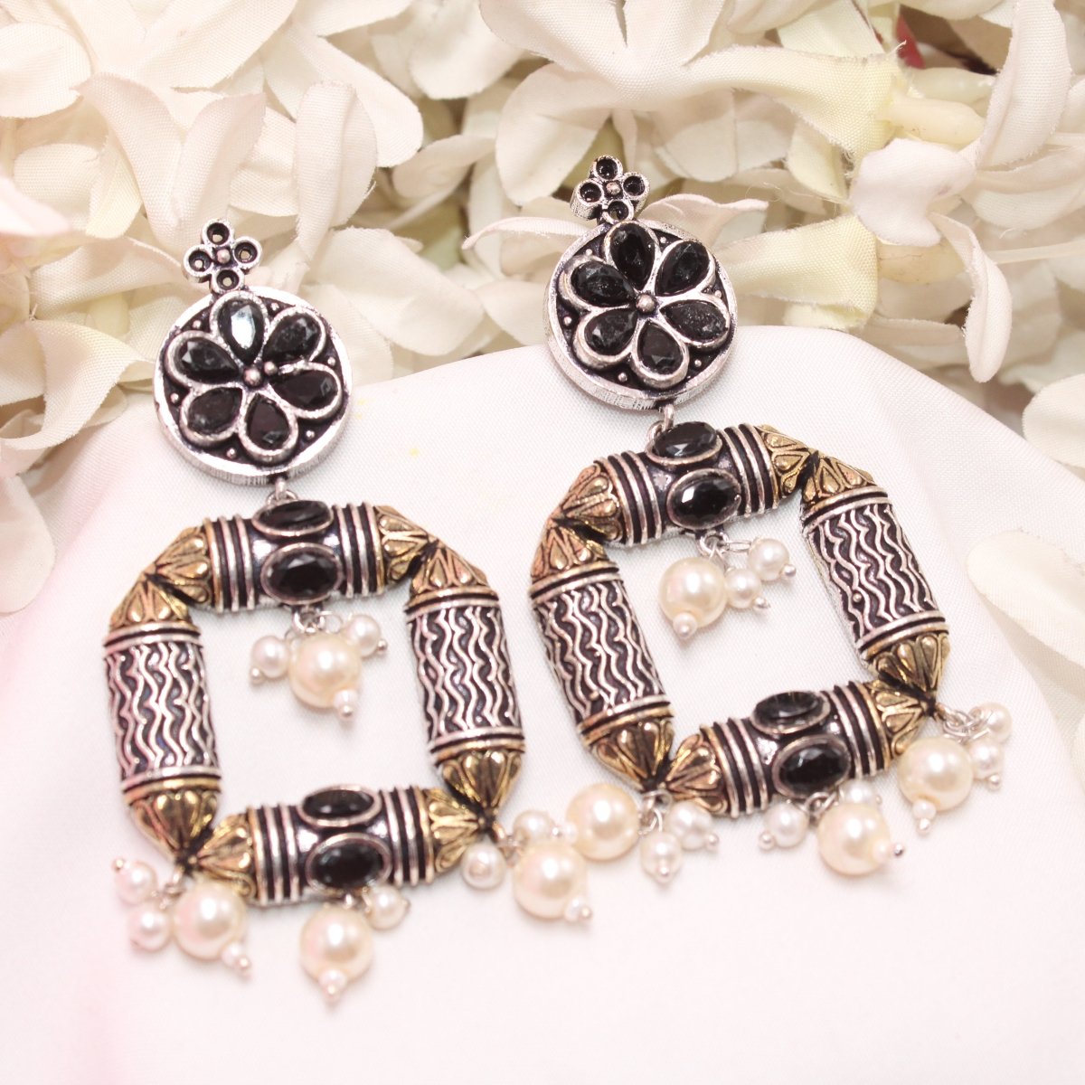 DUAL - TONE DANGEL EARRING IN LAMBAR CUSHION PATTERN - BLACK