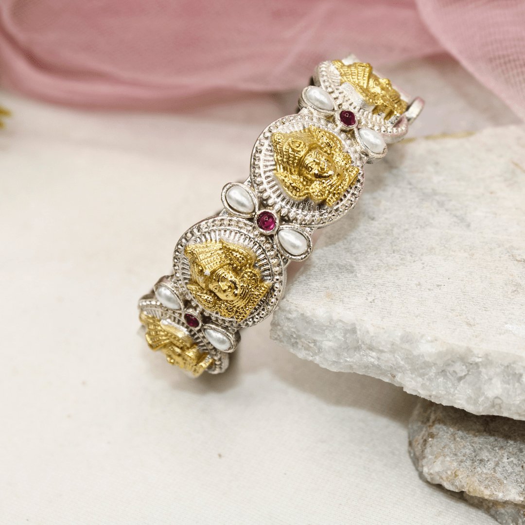 DUAL-TONE DEVI KADA -RED & WHITE