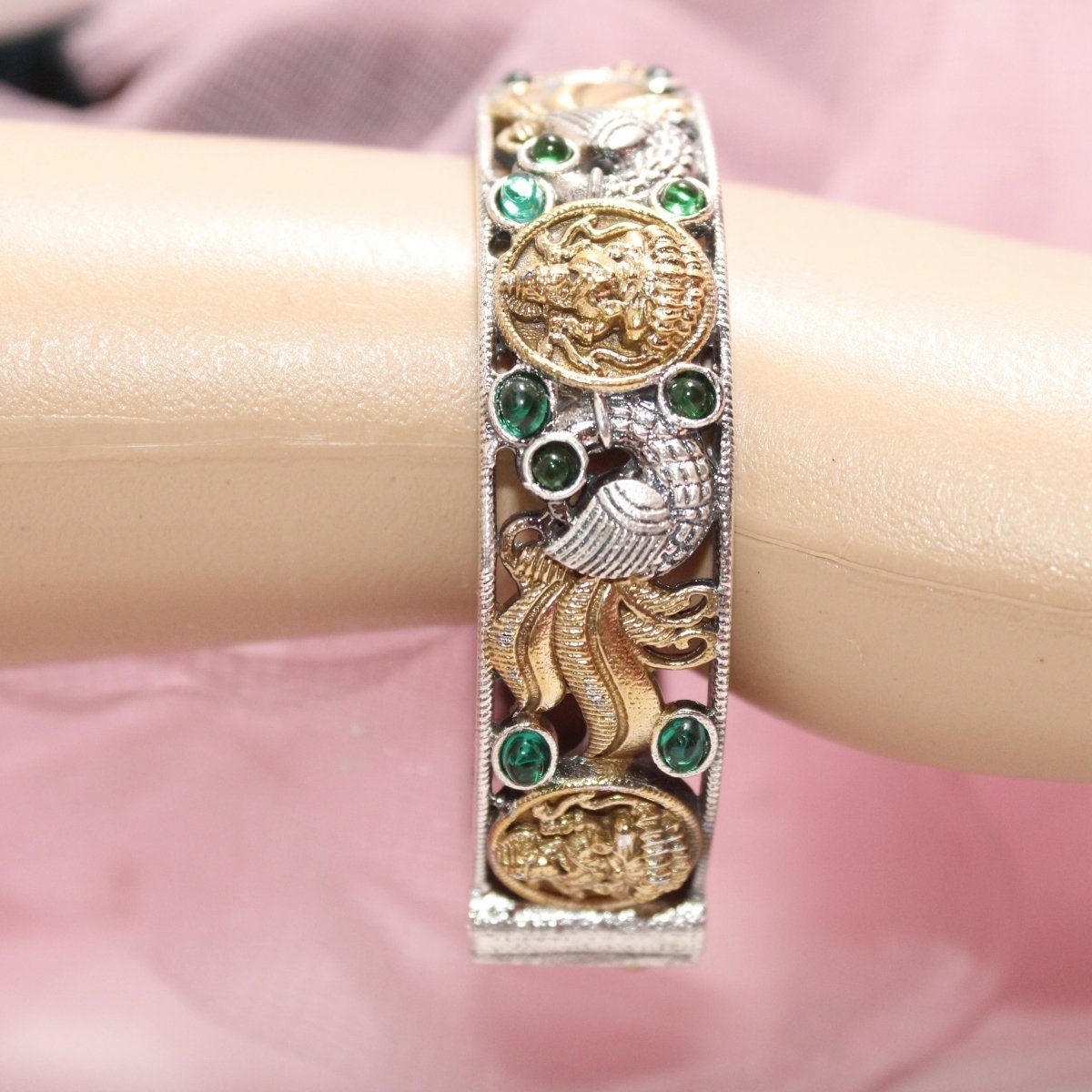 DUAL-TONE ROUND LAXMI MOR KADA-GREEN