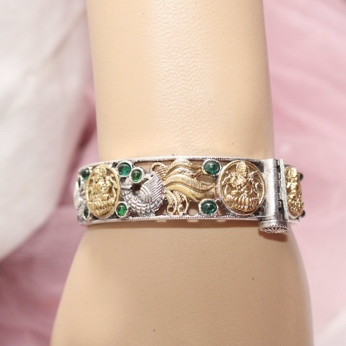 DUAL-TONE ROUND LAXMI MOR KADA-GREEN