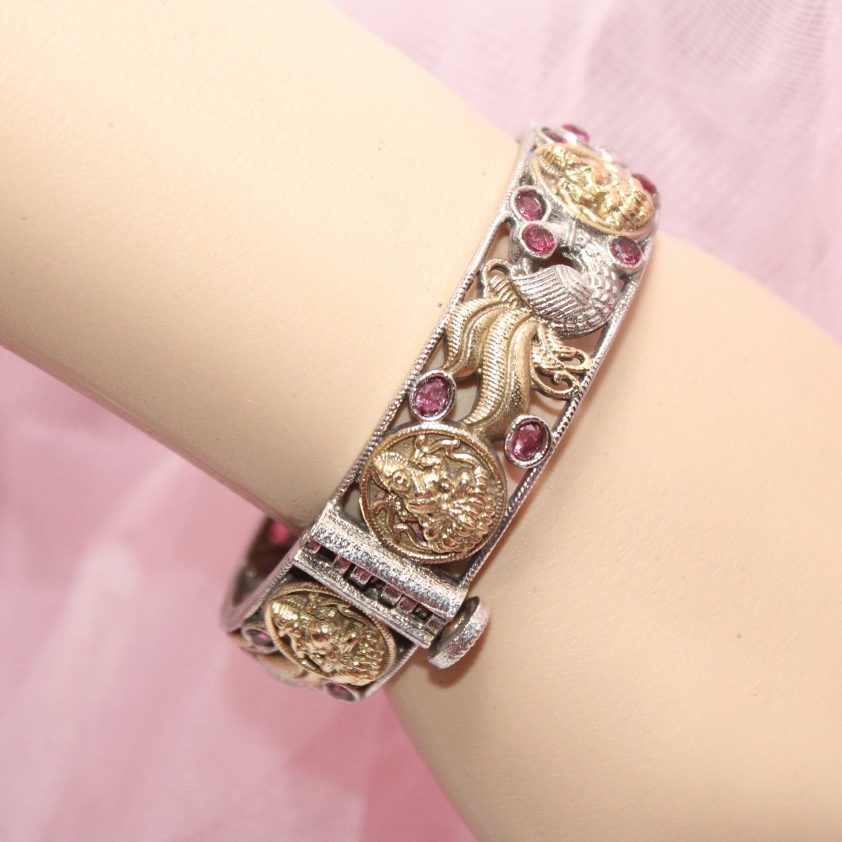 DUAL-TONE ROUND LAXMI  MOR KADA-RED