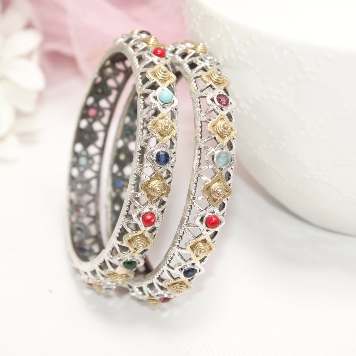 DUAL-TONE TRIKON JAALI RAJPUTANA BANGLE PAIR-SET OF 2 BANGLES-NAVRATNA