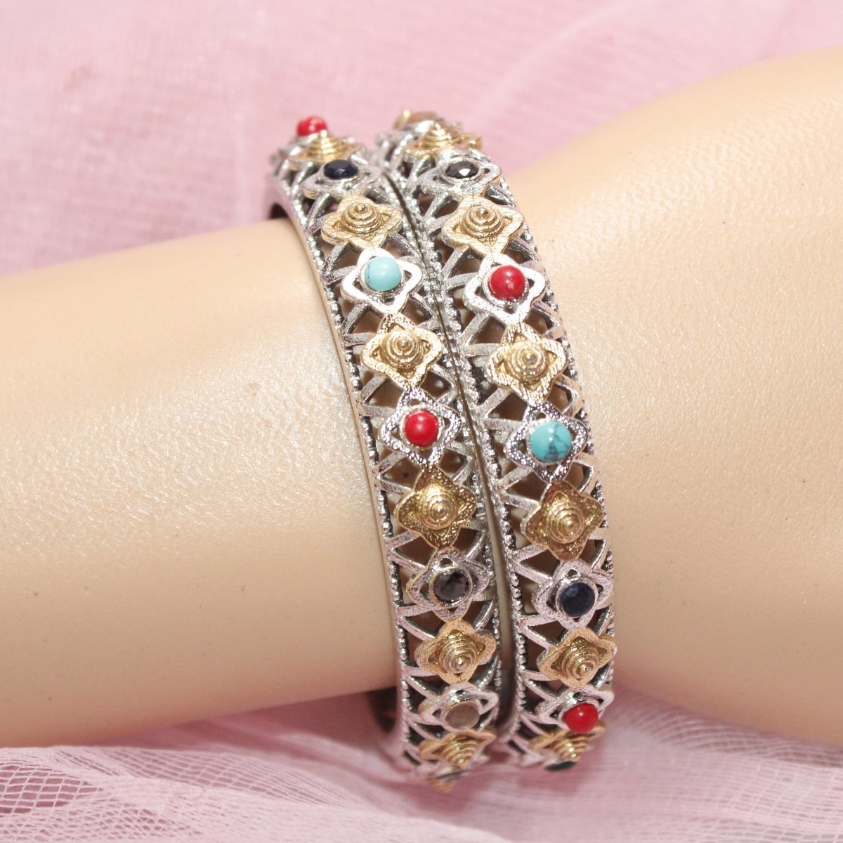 DUAL-TONE TRIKON JAALI RAJPUTANA BANGLE PAIR-SET OF 2 BANGLES-NAVRATNA