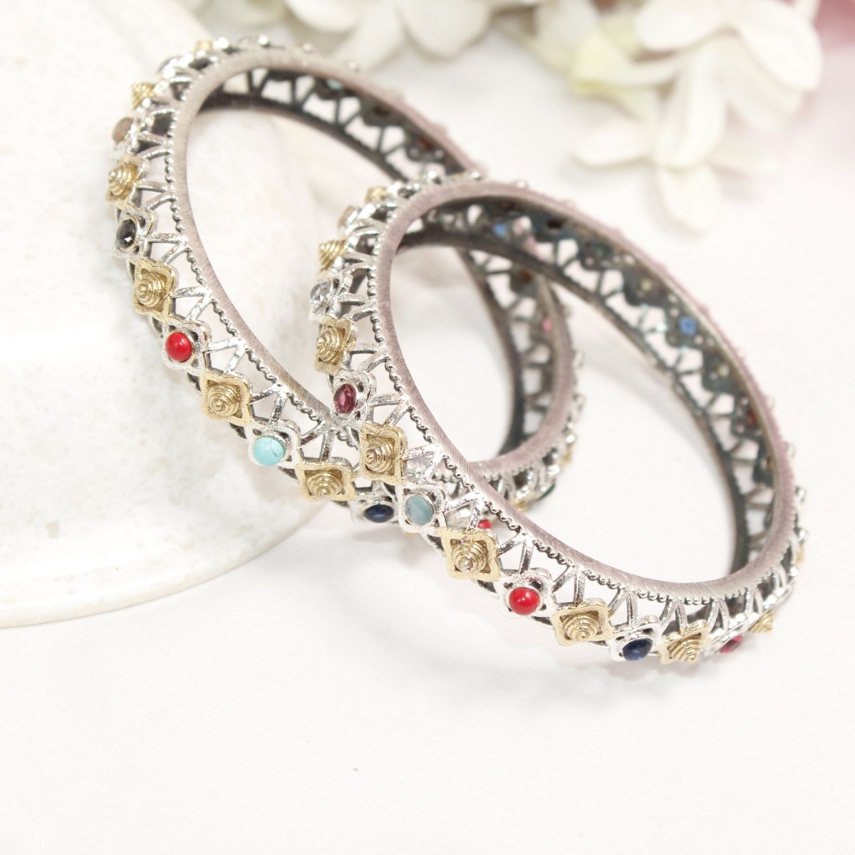 DUAL - TONE TRIKON JAALI RAJPUTANA BANGLE PAIR - SET OF 2 BANGLES - NAVRATNA