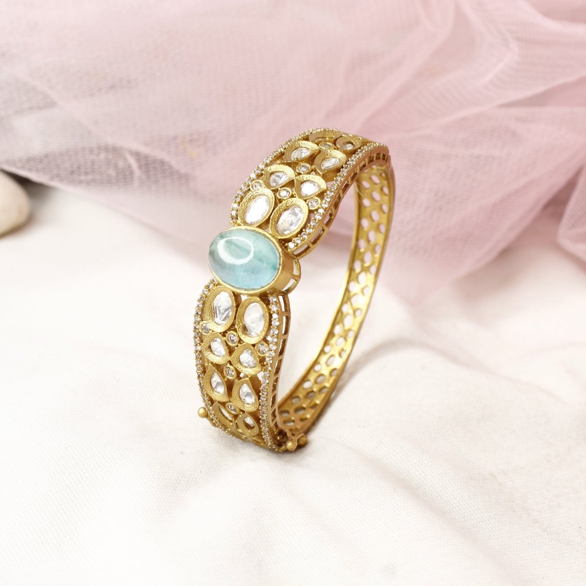 Elegant Antique Polki Kada with Sea Green Cabochon Stone