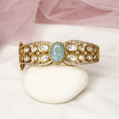 Elegant Antique Polki Kada with Sea Green Cabochon Stone