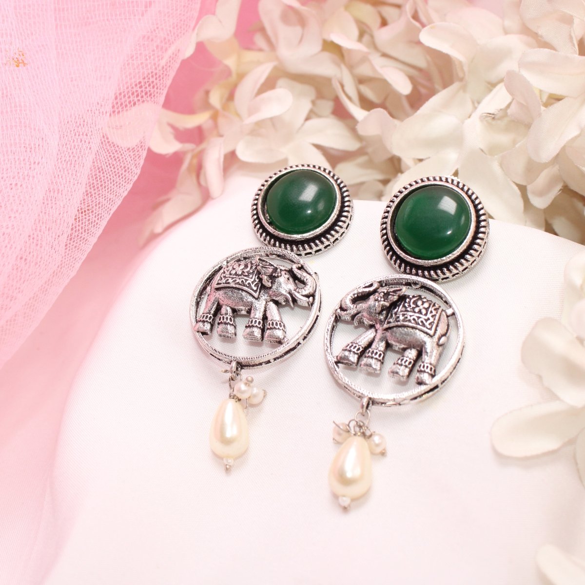 ELEPHANT IN RING & MONALISA STONE EARRING - GREEN