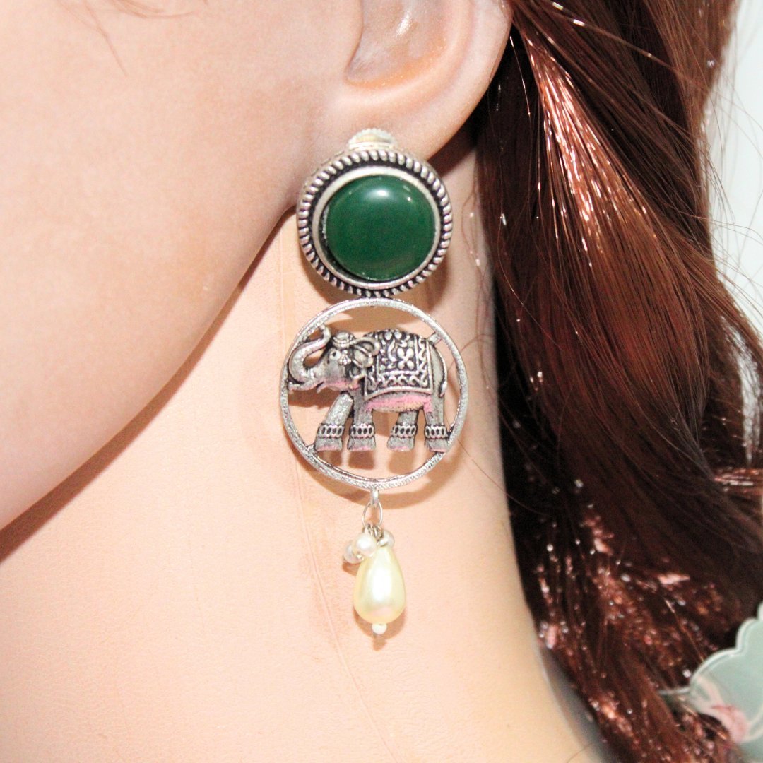 ELEPHANT IN RING & MONALISA STONE EARRING-GREEN