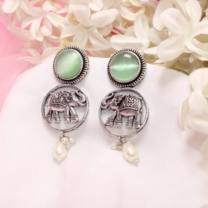 ELEPHANT IN RING & MONALISA STONE EARRING - LIGHT GREEN