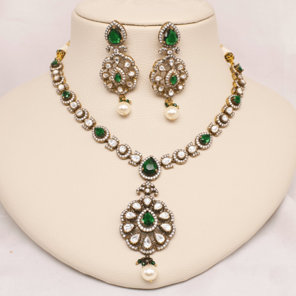 Emerald Green Antique Necklace Set