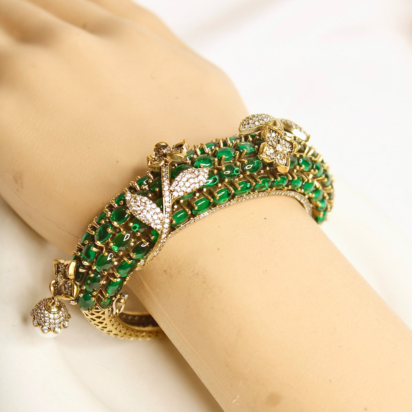 Emerald Green Beaded Leaf Motif Layered Kada – product view 5