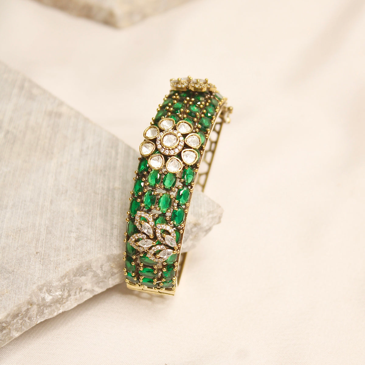 Emerald Green Kundan Mosaic Kada – product view 3