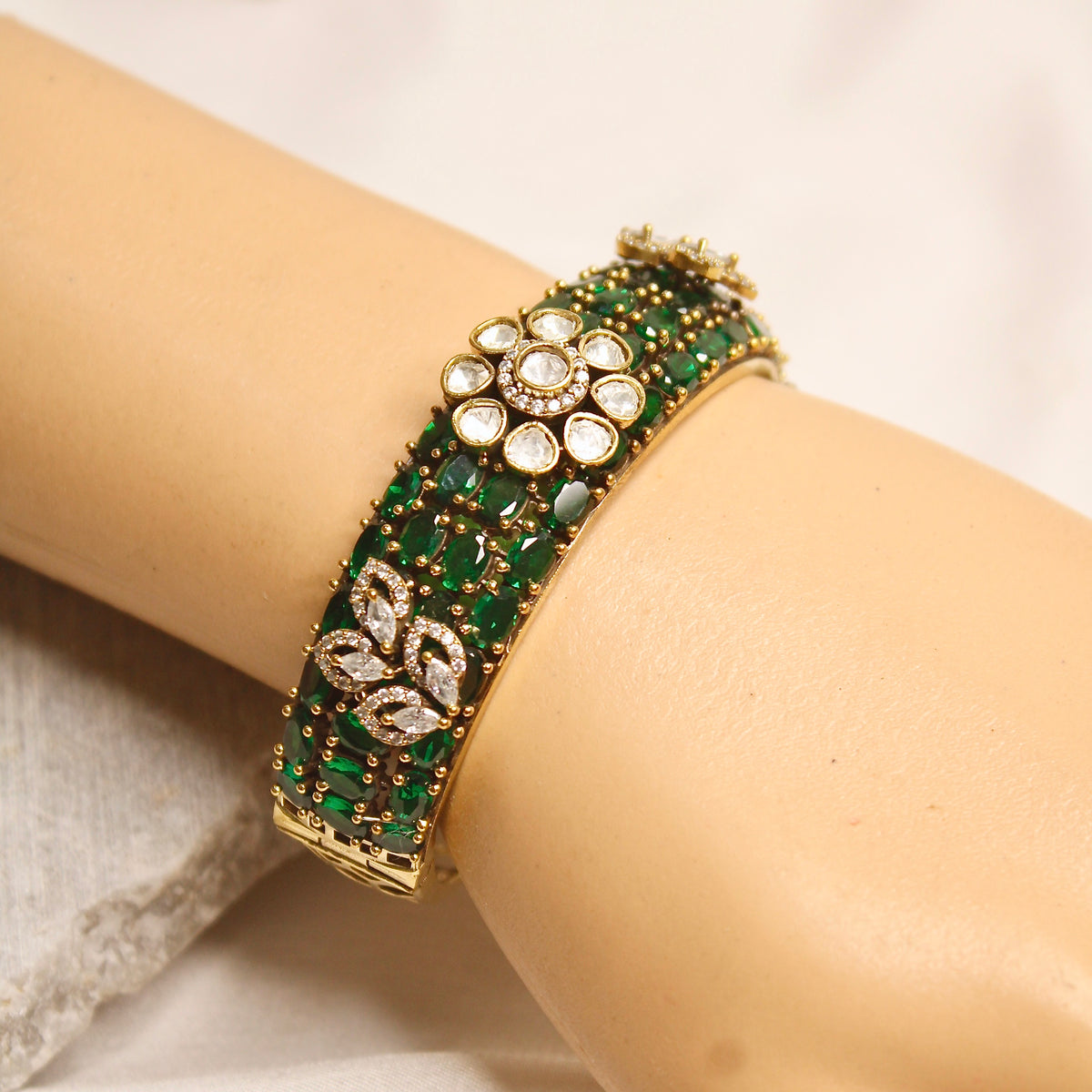 Emerald Green Kundan Mosaic Kada – product view 5