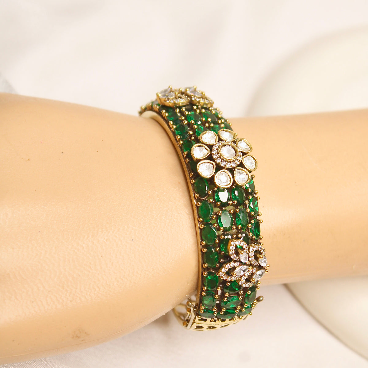 Emerald Green Kundan Mosaic Kada – product view 6