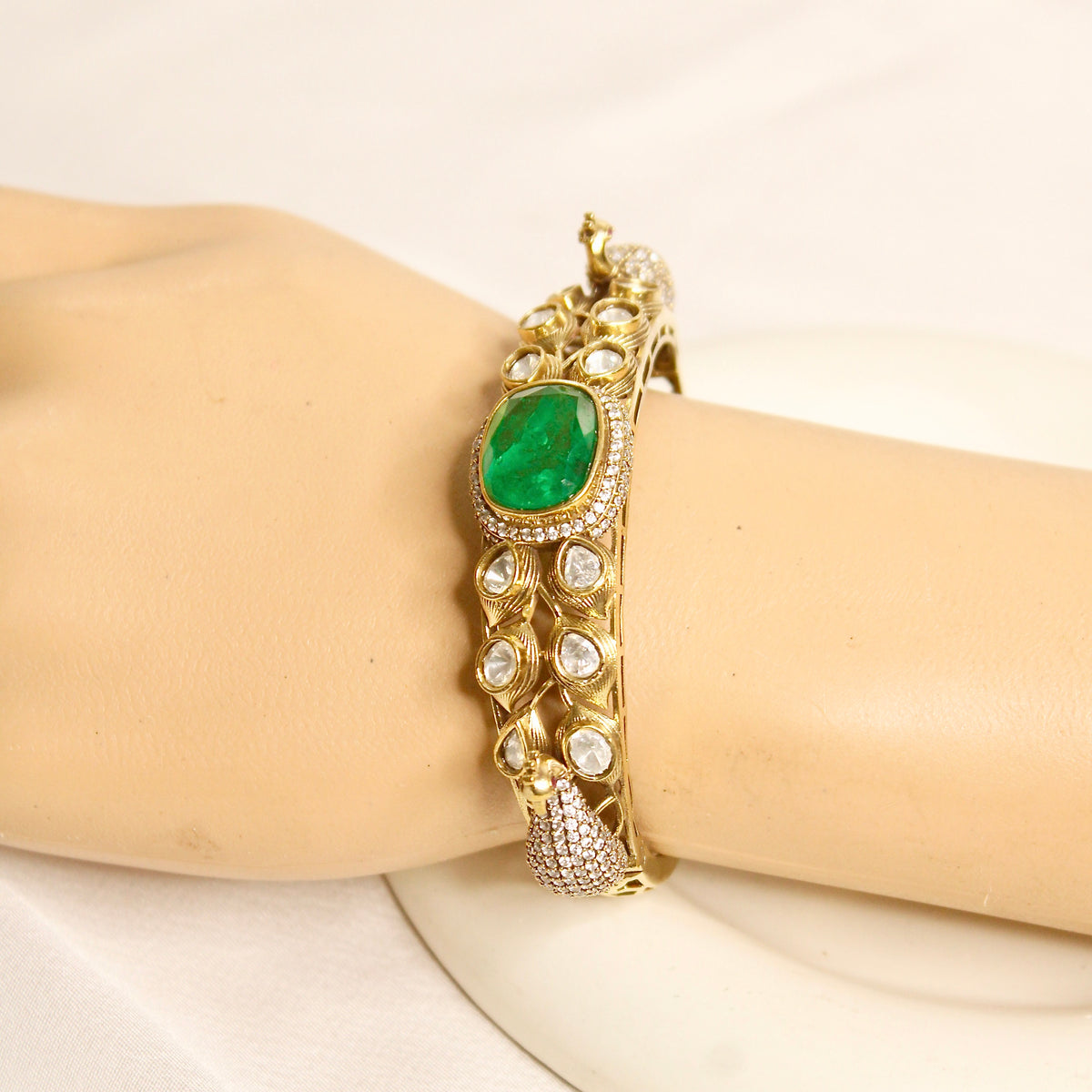 Emerald Green Polki Elephant Motif Kada – product view 3