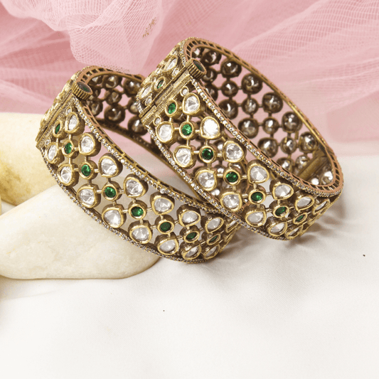 Emerald & Polki Cutwork Kada (Set of 2) – Navraee Antique Gold Cuf
