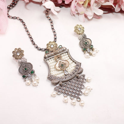 GULDASTA - DUAL - TONE PEARL JAALI ANTIQUE GOLDEN PENDANT SET - GREEN
