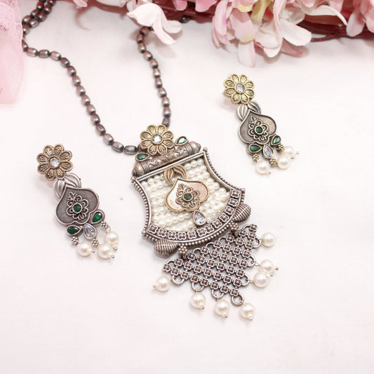 GULDASTA - DUAL - TONE PEARL JAALI ANTIQUE GOLDEN PENDANT SET - GREEN