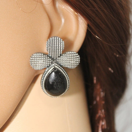 HALF FLOWER & DROP PATTERN STUD WITH STONE - BLACK