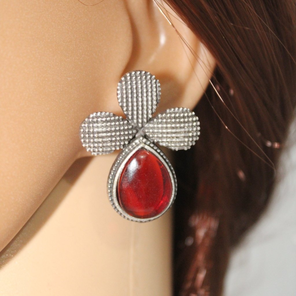 HALF FLOWER & DROP PATTERN STUD WITH STONE - RED